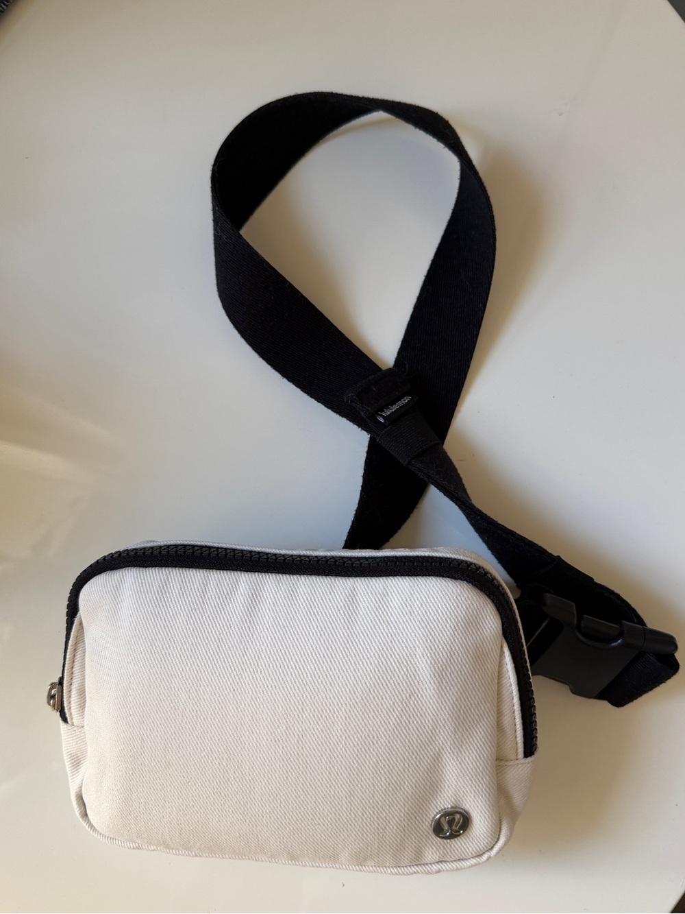 Lululemon White Canvas Crossbody Belt Bag with Black Strap